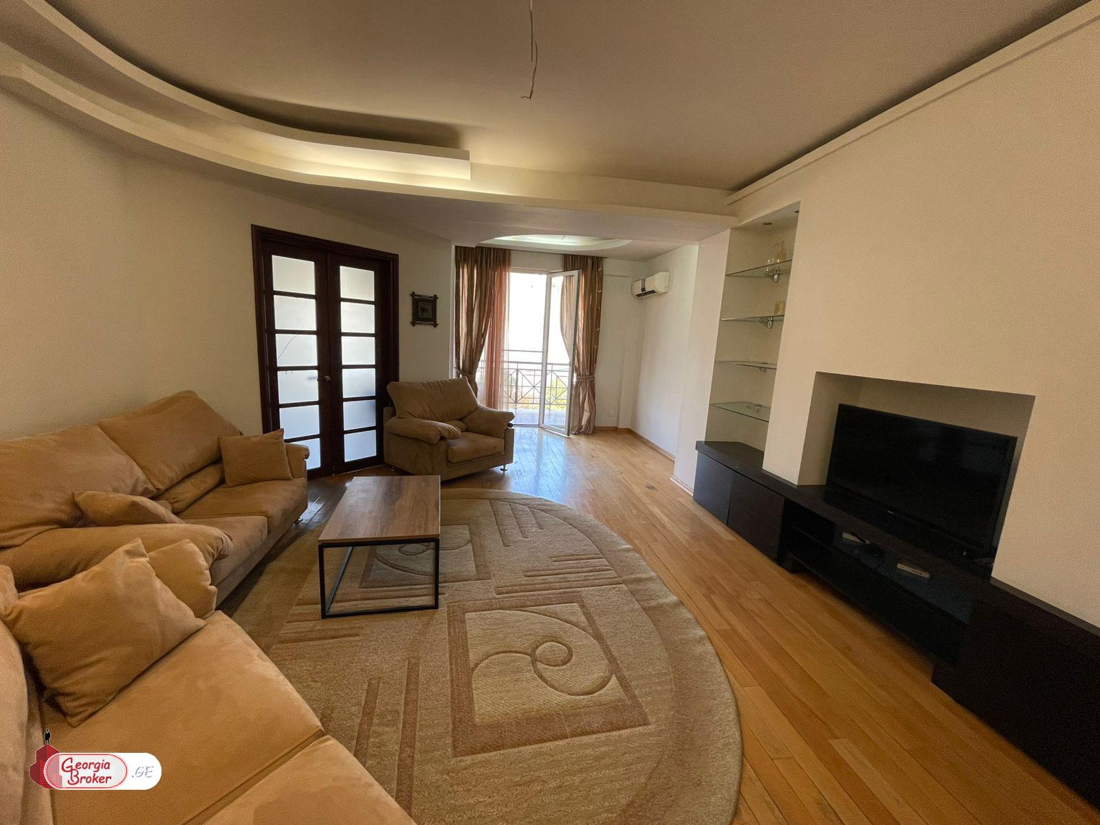 продается квартира с новым ремонтом 3-комнаты